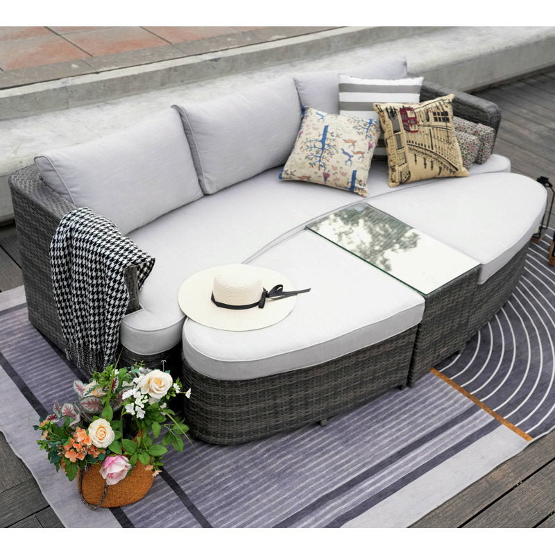 156.51cm Wide Outdoor Garden Daybed with Cushions