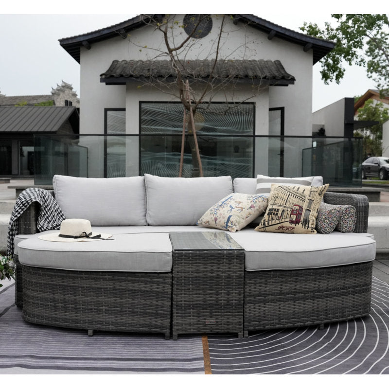 156.51cm Wide Outdoor Garden Daybed with Cushions