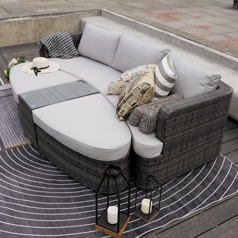 156.51cm Wide Outdoor Garden Daybed with Cushions